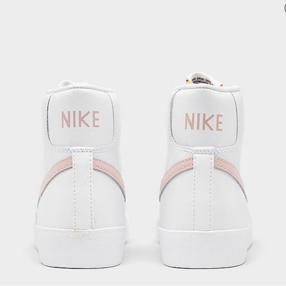 WOMEN'S NIKE BLAZER MID '77 CASUAL SHOES - Picture 2 of 7